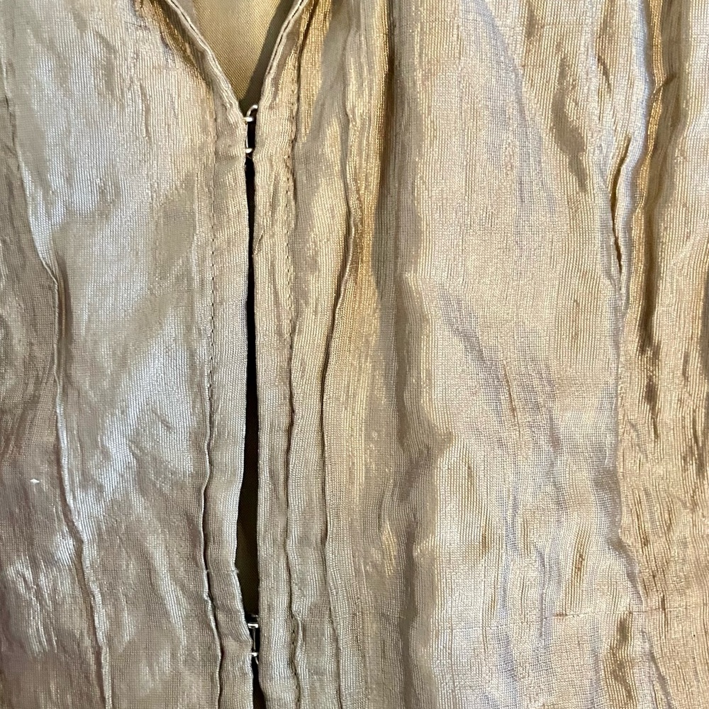 LAFAYETTE 148 NEW YORK METALLIC CRINKLE TOP, GUC - Picture 7 of 7